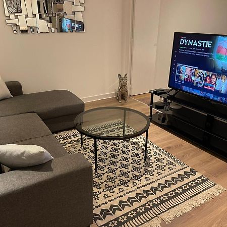 Le Black & White, Hyper Centre - Paisible- Wifi Hd- Netflix- Proche Gare -Ideal Couple Et Business Niort Exterior foto